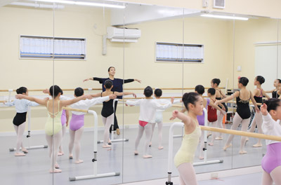 興育 で未来を拓くバレエ経験を 西梶勝 芳恵バレエスタジオ 子どもを育む街 つくばスタイルblog